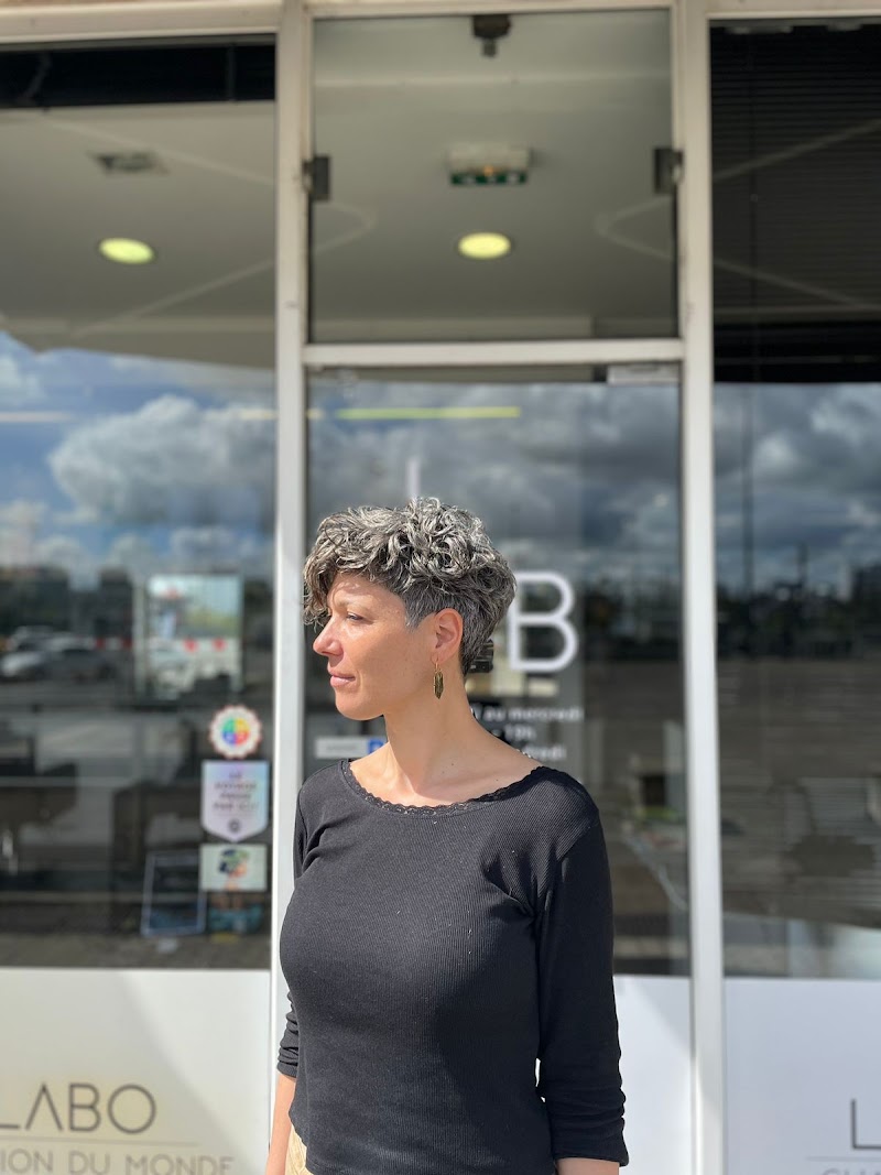 Salon Le Labo - Expert cheveux courts - Coiffeur à Nantes - Coiffure Nantes - OneBooking