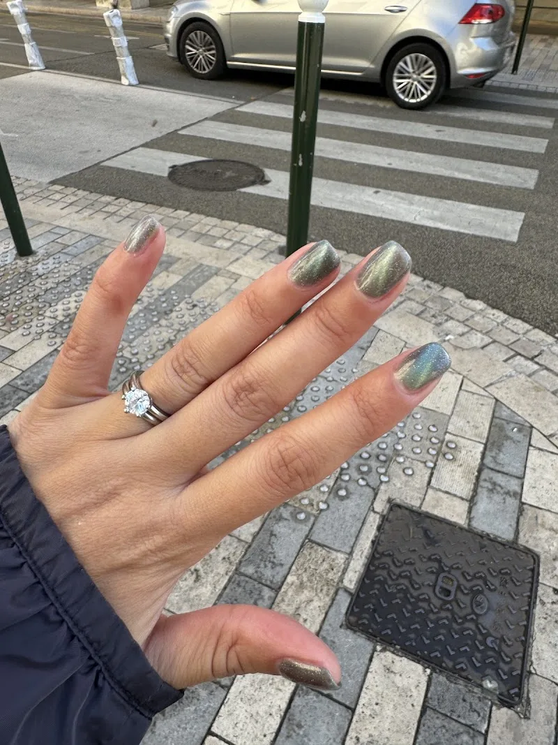 Yuan ongles