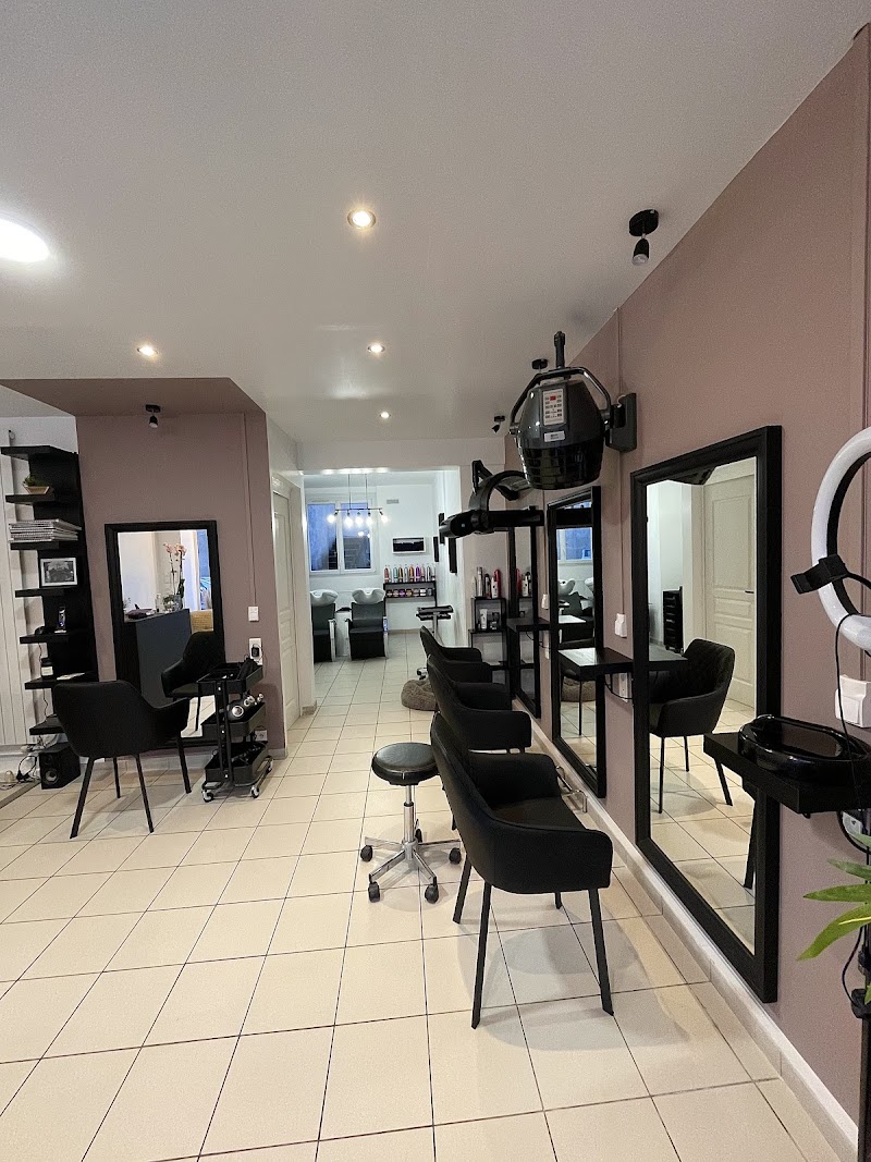 Chez Tiphaine - Coiffure Tours - OneBooking
