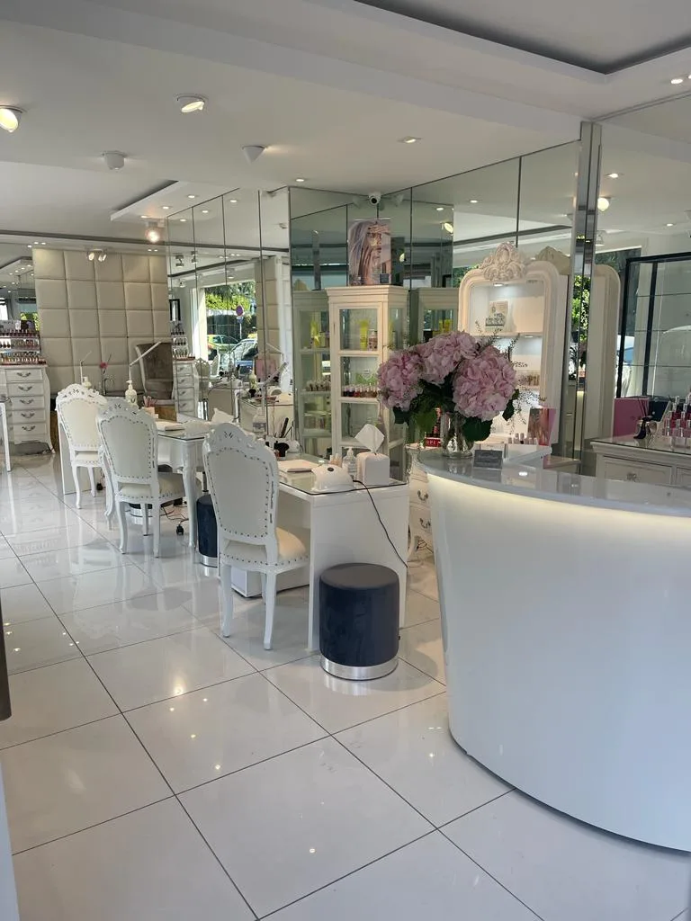 Beauté D' Ongles - Cannes