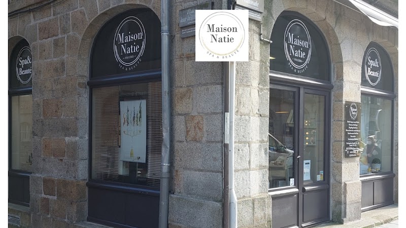 MAISON NATIE Fougères Phytomer-Paul&Joe-Harcourt-Revitalash-TanTowel-NailMatic-Bachca-Nougatine-Beverlyhills formula - Coiffure Fougères - OneBooking
