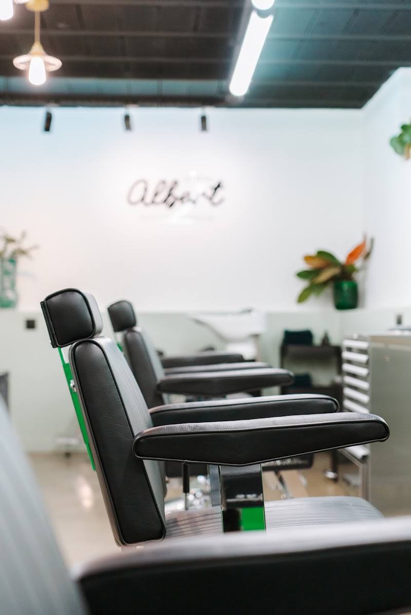 Le Petit Albert Vasselot Chez Nomade // SALON HOMME COIFFEUR ET BARBIER - Coiffure Rennes - OneBooking