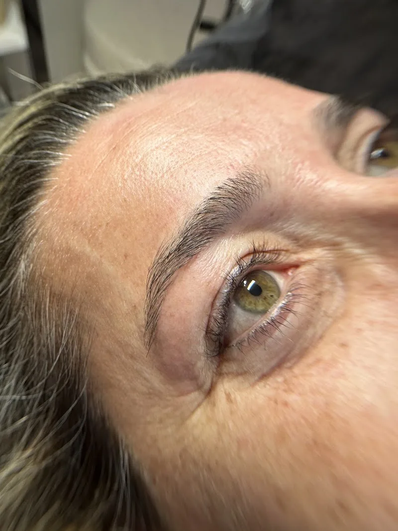 Au fil de Séta- Onglerie / Cils / Coiffure - à Dijon