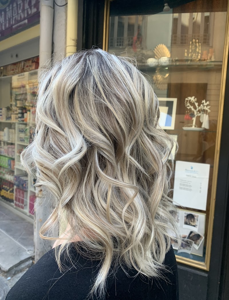 Camilia Coiffure - salon expert en coloration végétale / minérale - Coiffure Lyon - OneBooking