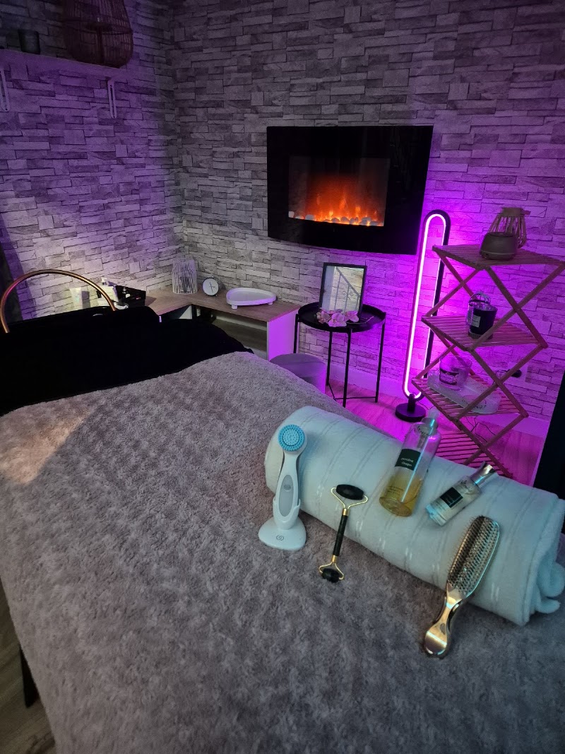L'Effet 3 Fées ( Expert Massages et Headspa ) - Coiffure Fougères - OneBooking