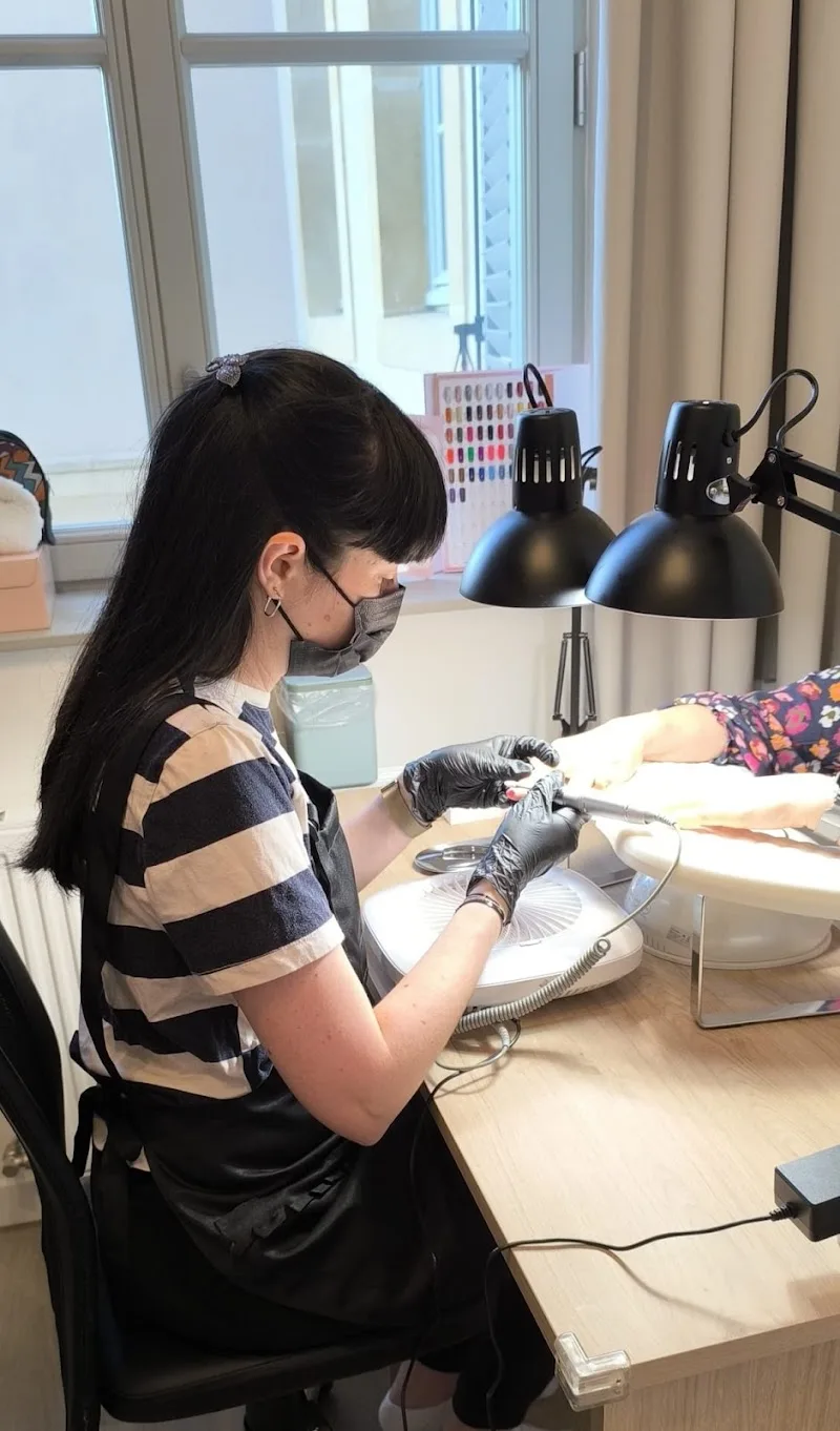 Manucure pédicure Nails ongles à Metz - ÉCLAT NAILS