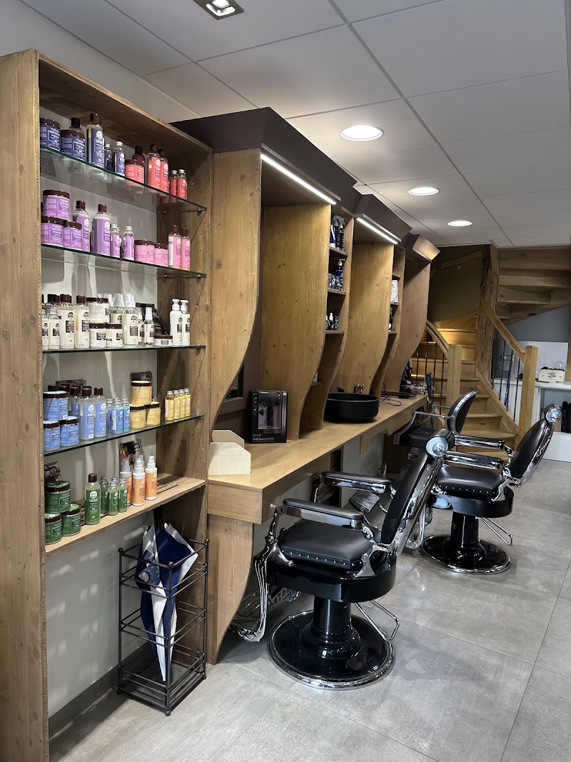 Au Petit Salon - Coiffure Aurillac - OneBooking