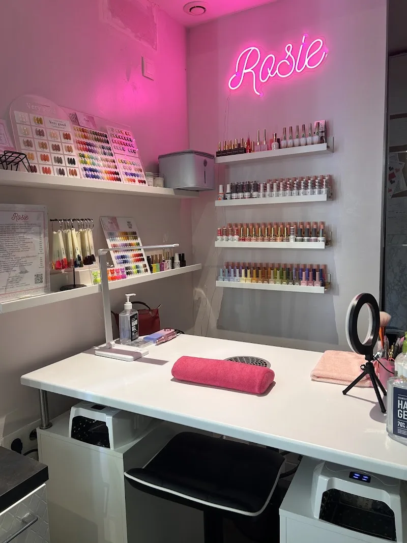 Rosie Nails