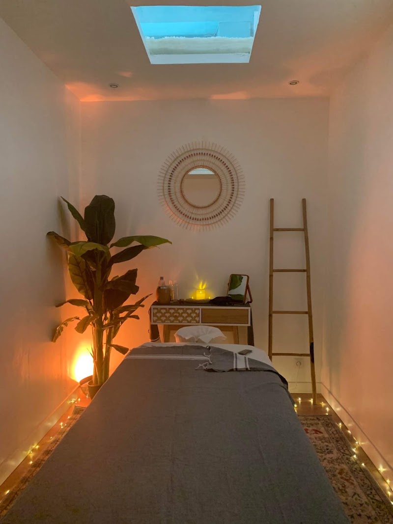 Vanessa Ceyrolle | Massages & Formations | Lyon 6