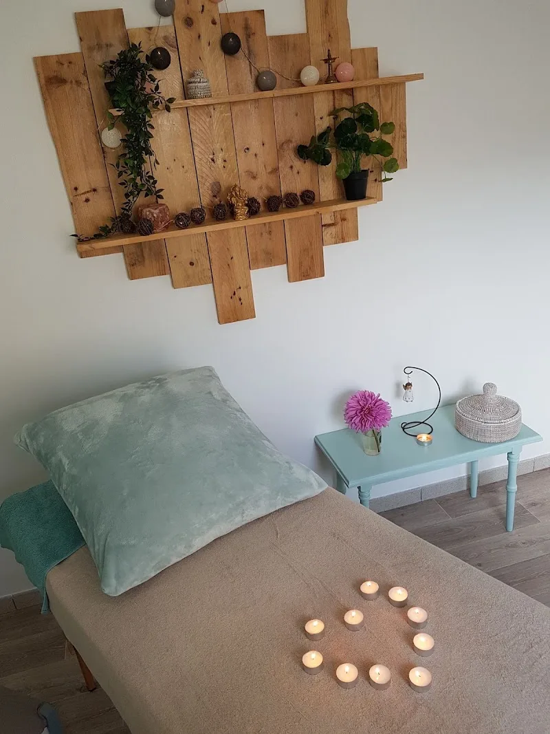 Caroline ROULLIER - Massage La Rochelle - Photo de couverture - OneBooking