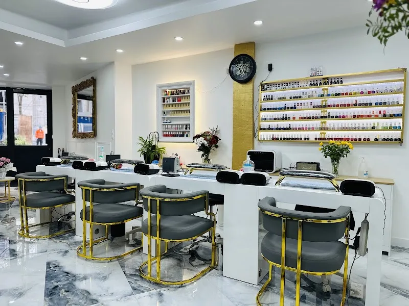 Nguyen Nails