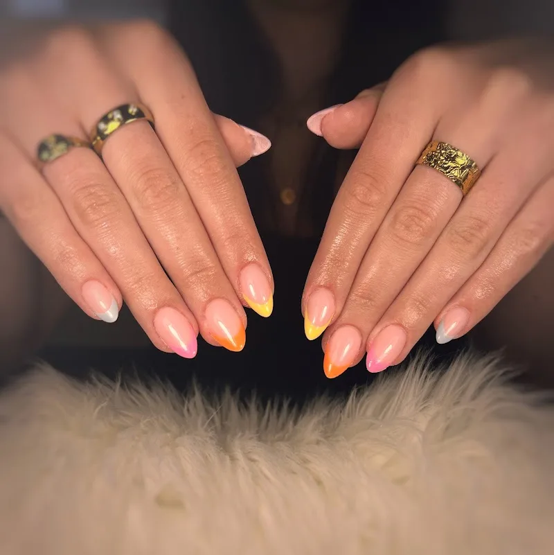 Em Nail's