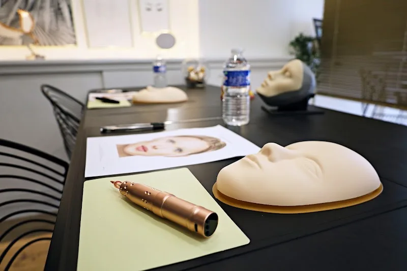 Académie FMD ( anciennement SUBLILINE ACADEMY) - Formation et Distribution - Maquillage permanent