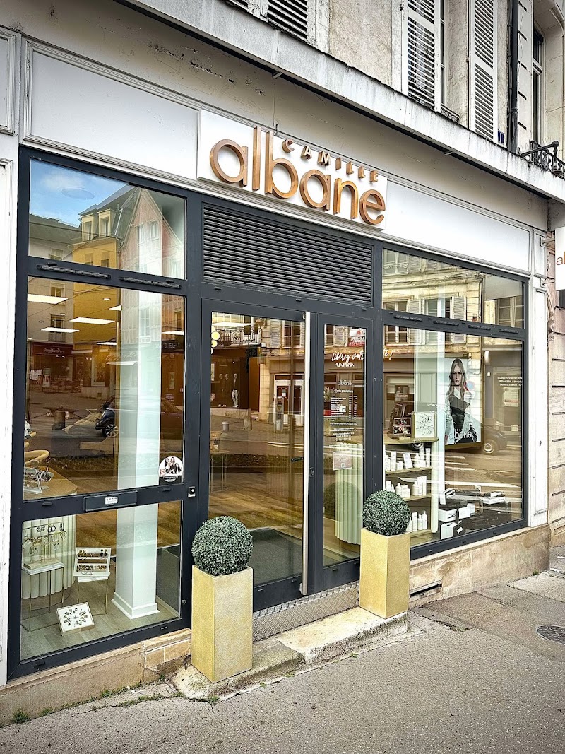 Camille Albane - Coiffeur Auxerre - Coiffure Auxerre - OneBooking