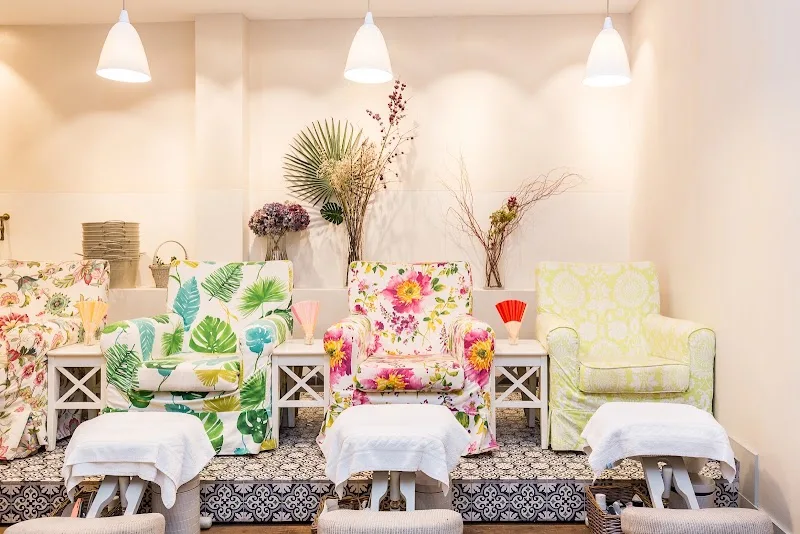 Free Persephone | Nail Bar. Massages. Facials