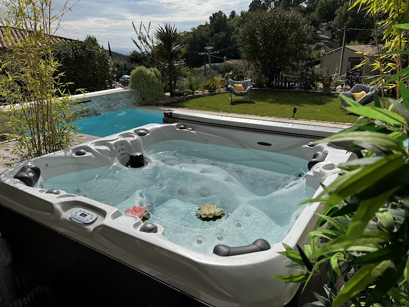Chambre d'Hôte romantique le temps d’un instant et son espace bien être privatisation massage en duo piscine jacuzzi hammam