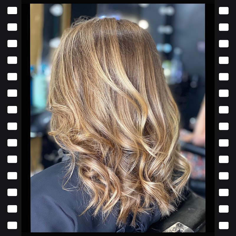 Pinup's - Coiffure Rouen - OneBooking