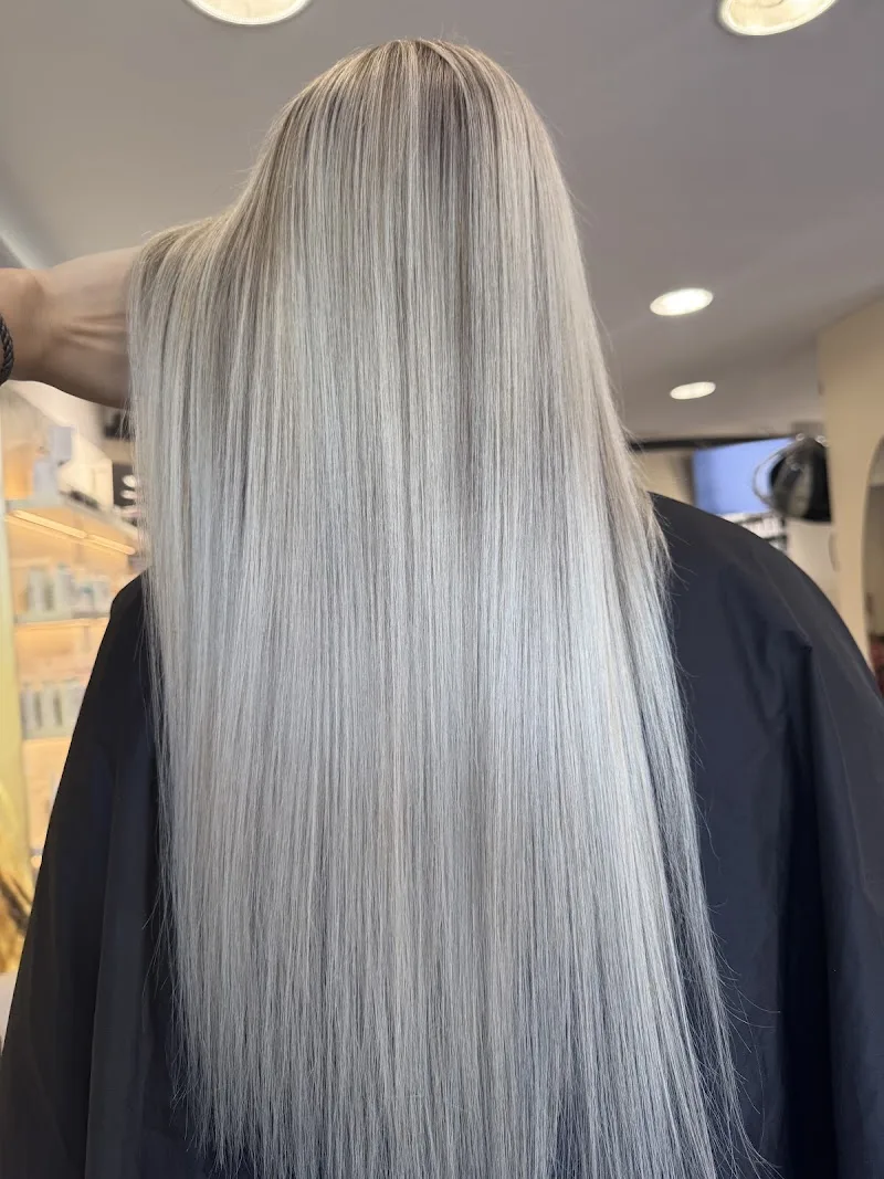 Salon&Academie de coiffure La Maison du Blond by Florina Le Cannet
