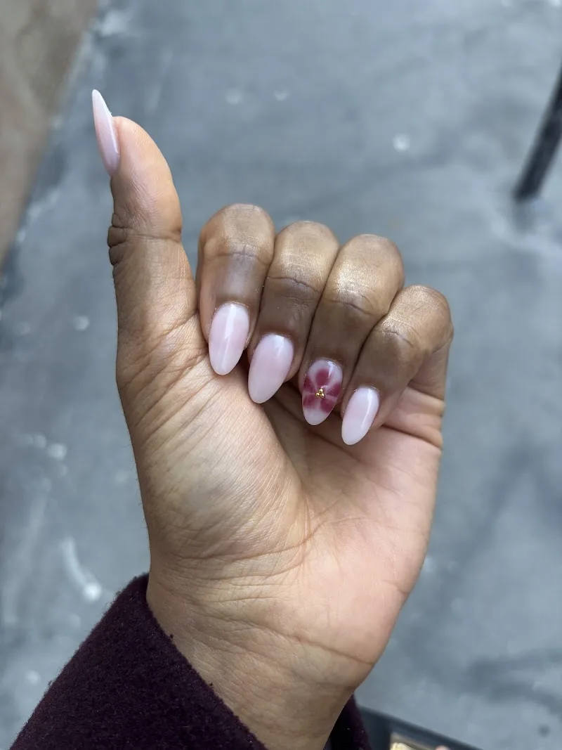 DH Nails