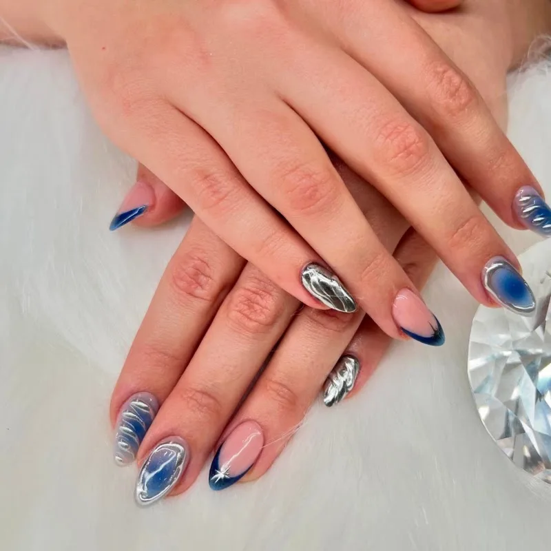 Diamond Nails - Onglerie Strasbourg - Photo de couverture - OneBooking