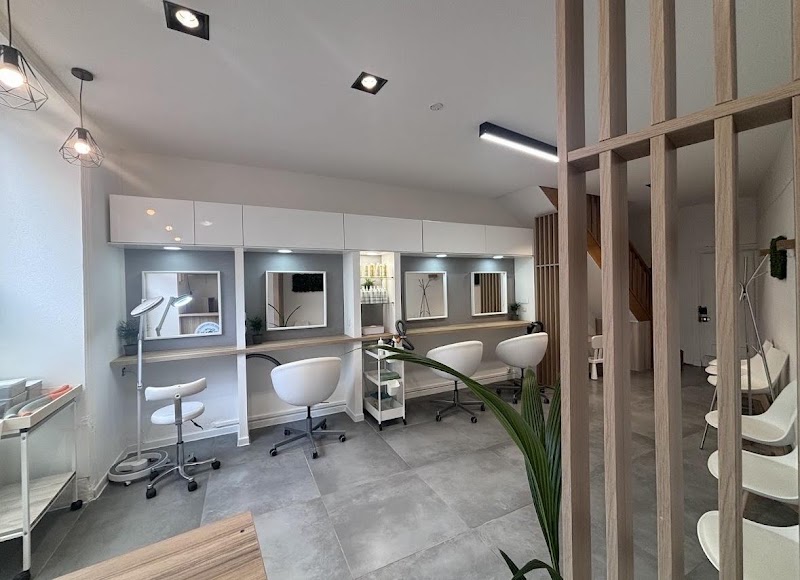 ZOU LES POUX - Centre Anti Poux Lyon - Coiffure Lyon - OneBooking
