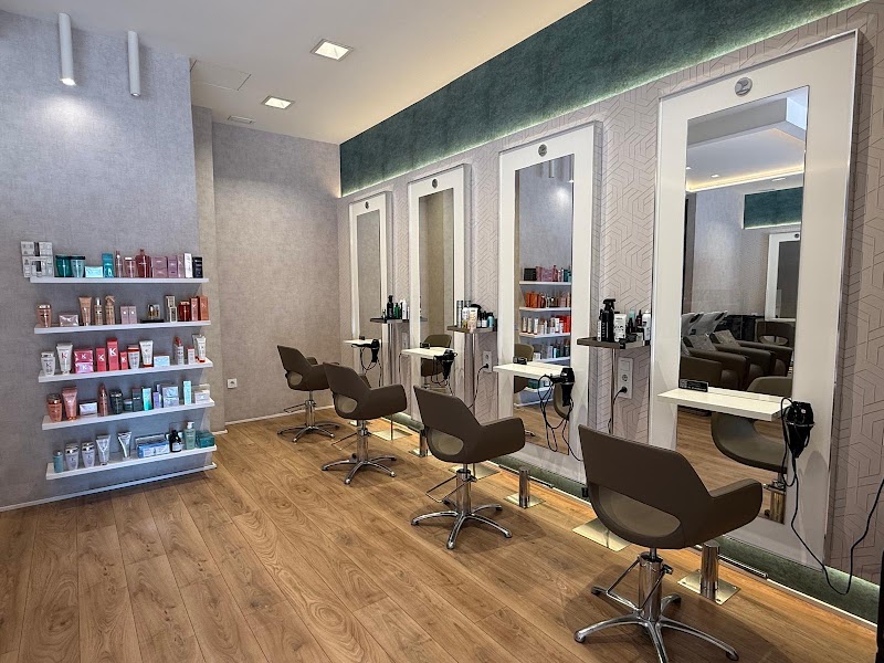 Capini | Peluquería y Estética - Coiffure Murcia - OneBooking
