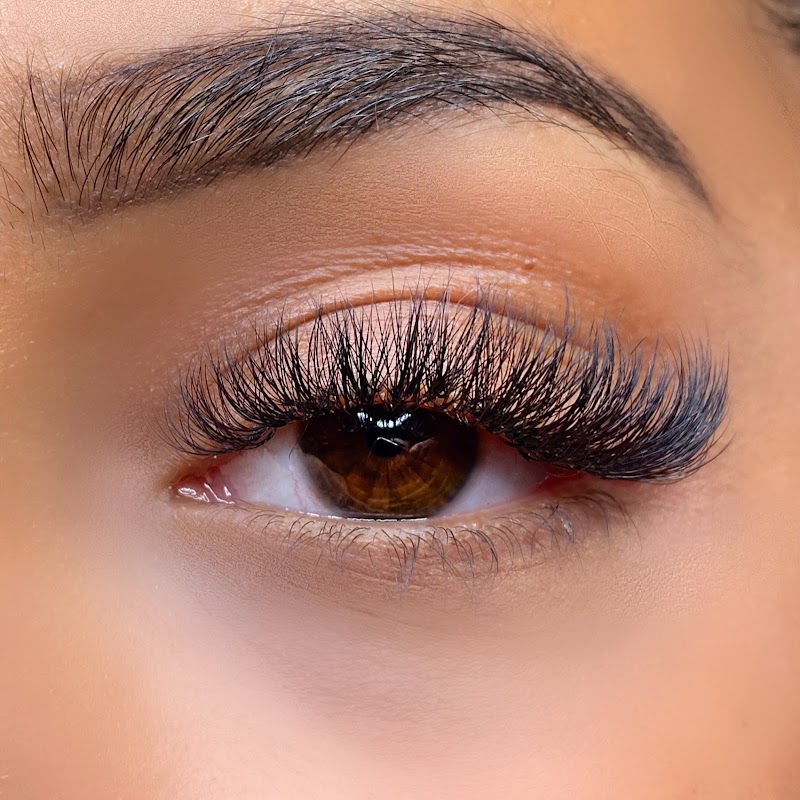 Lauraa lashes