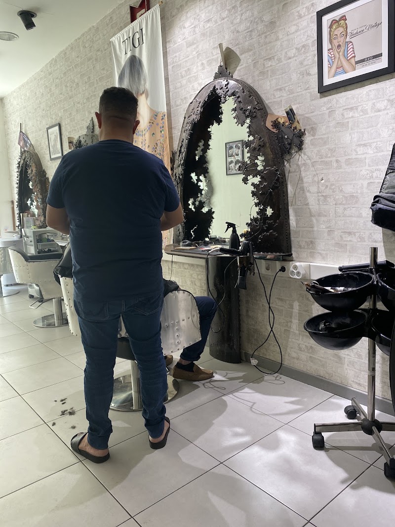 Tendance Vintage - Salon de coiffure - Coiffure Bordeaux - OneBooking