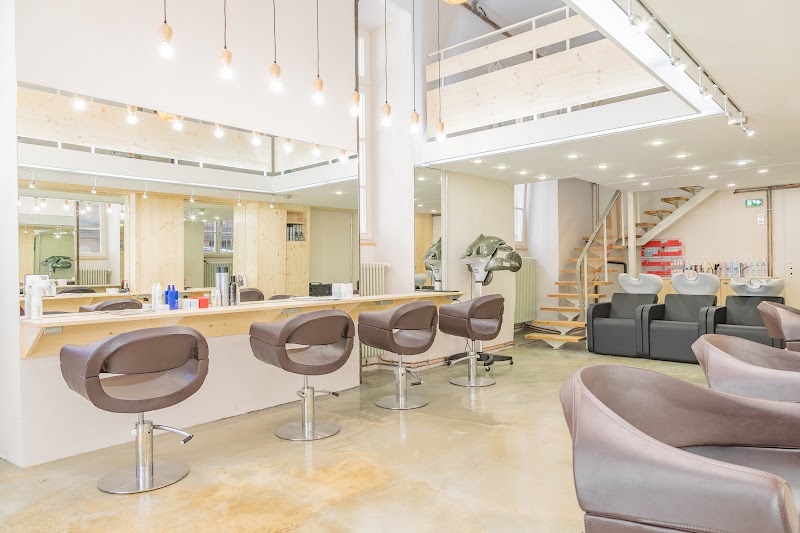 Atelier Z - Coiffeur Strasbourg - Coloriste Mixte - Carré d'or - Coiffure Strasbourg - OneBooking