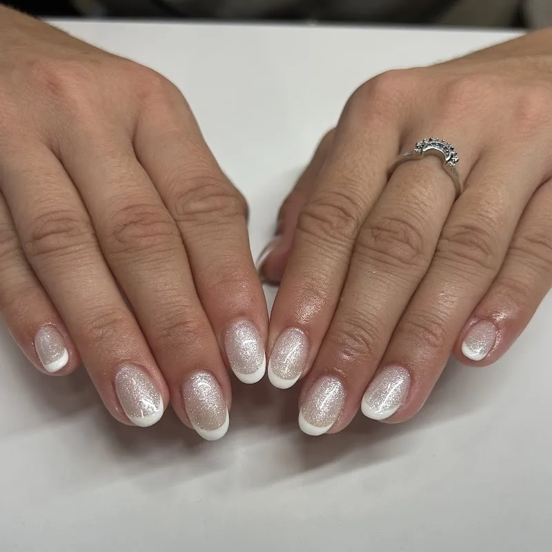 MÉLIA BEAUTÉ. Onglerie, Mani/pedi, BIAB, cils, brow & lashes lift, épilation