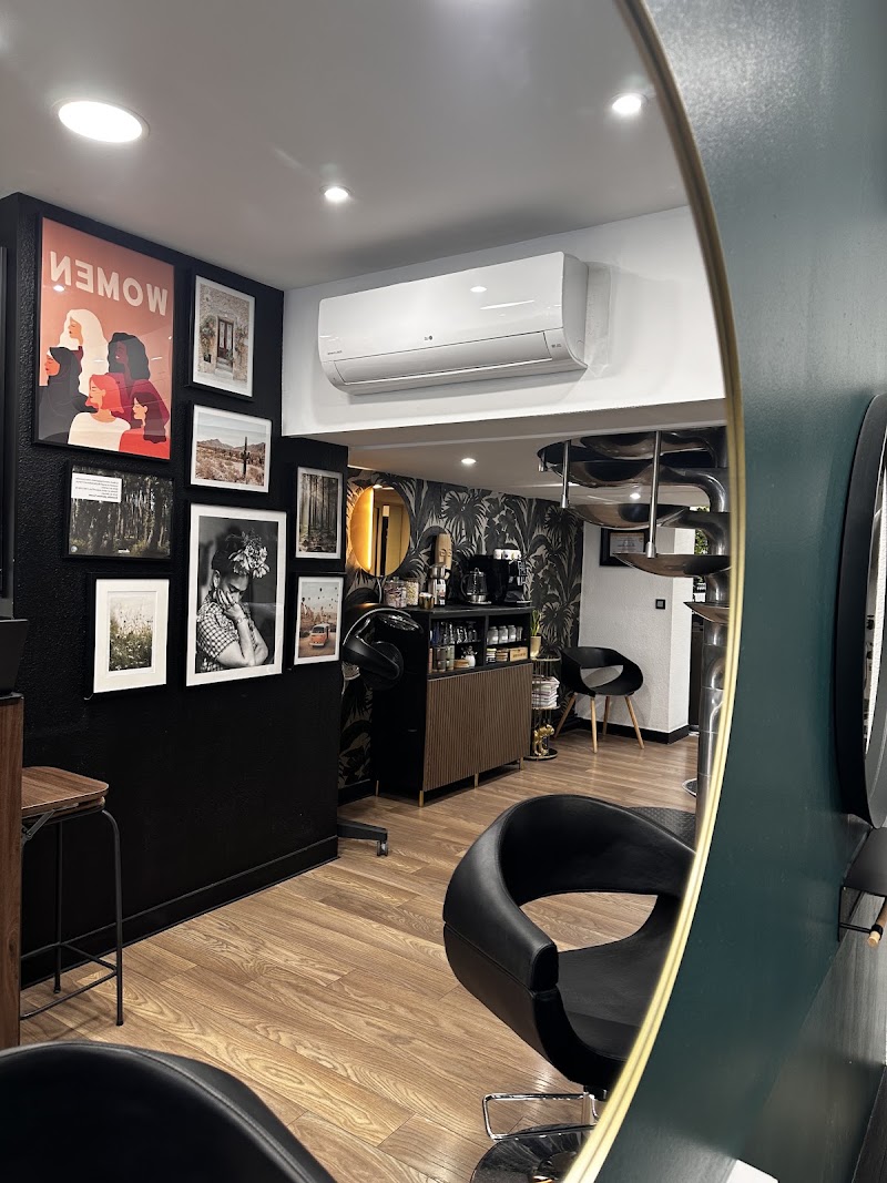 Le Salon Artisan Coiffeur Coloriste - Coiffure Tours - OneBooking