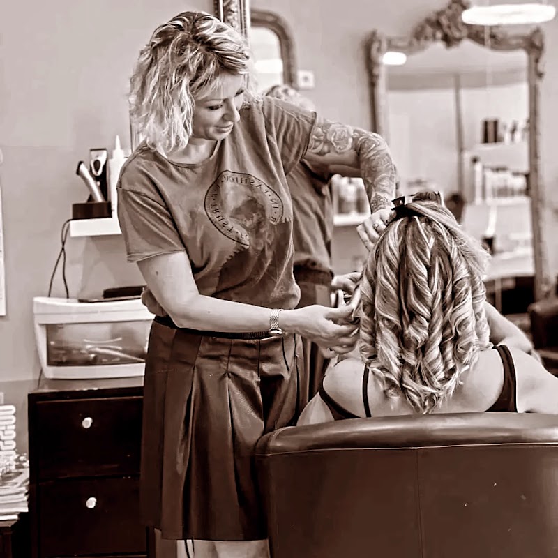Salon Excellence Hairdresser - Coiffure Nîmes - OneBooking