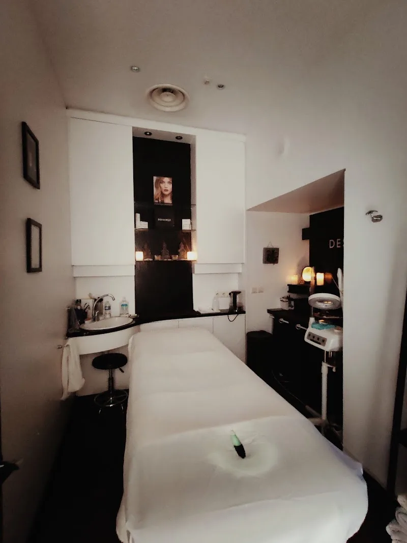 cindy esthéticienne masseuse maquilleuse