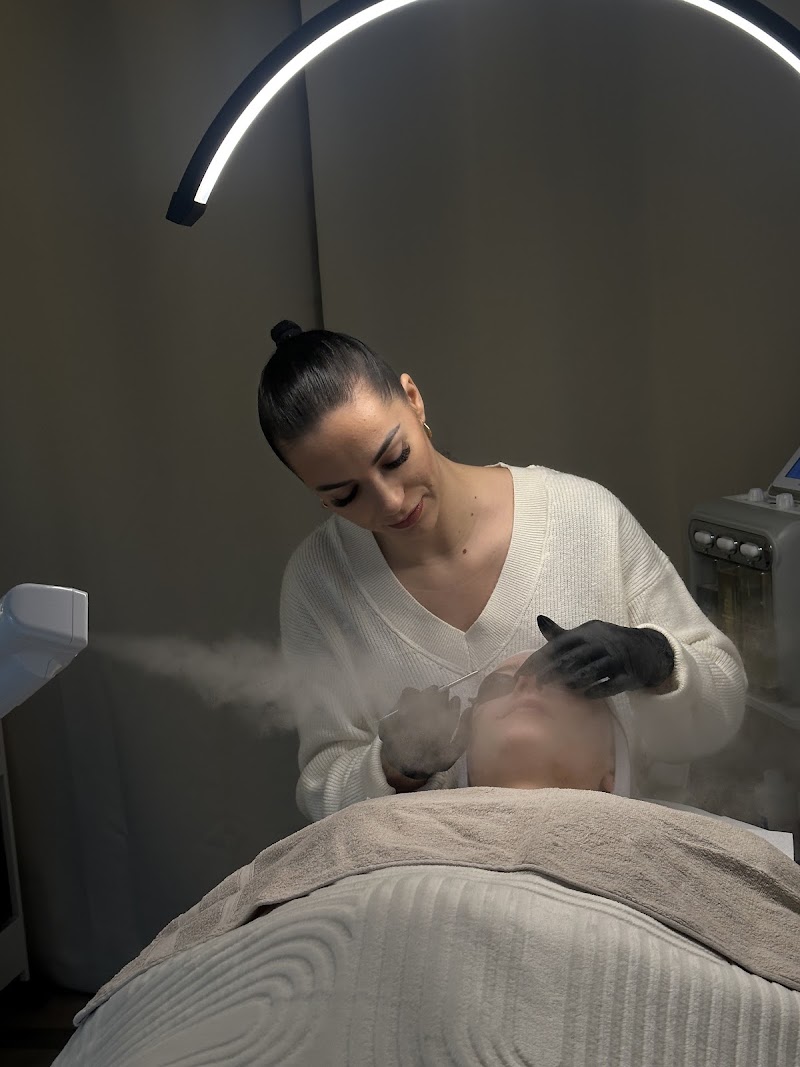 Gioëva Beauty • Experte maquillage permanent, soins visage avancés & extensions de cils - Blagnac