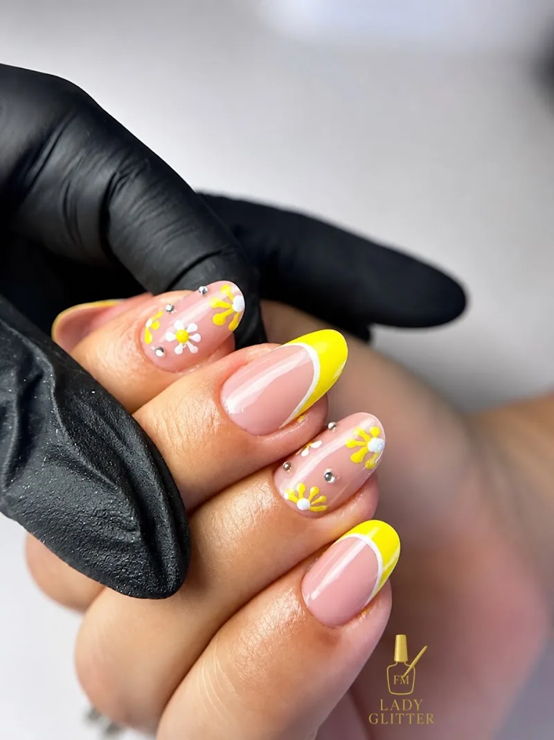 Lady Glitter Le Cannet – Ongles & Cils (Chez Alina Beauty Concept)