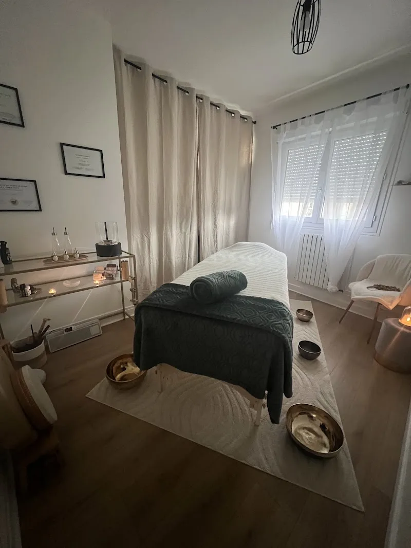 O Claire De Lune - Drainage Lymphatique / Massage Holistique visage & corps / Sophrologie / Limoges