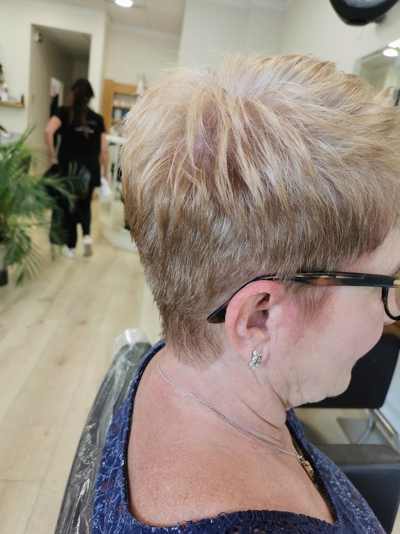 Fris Elles - Coiffure Bastia - OneBooking