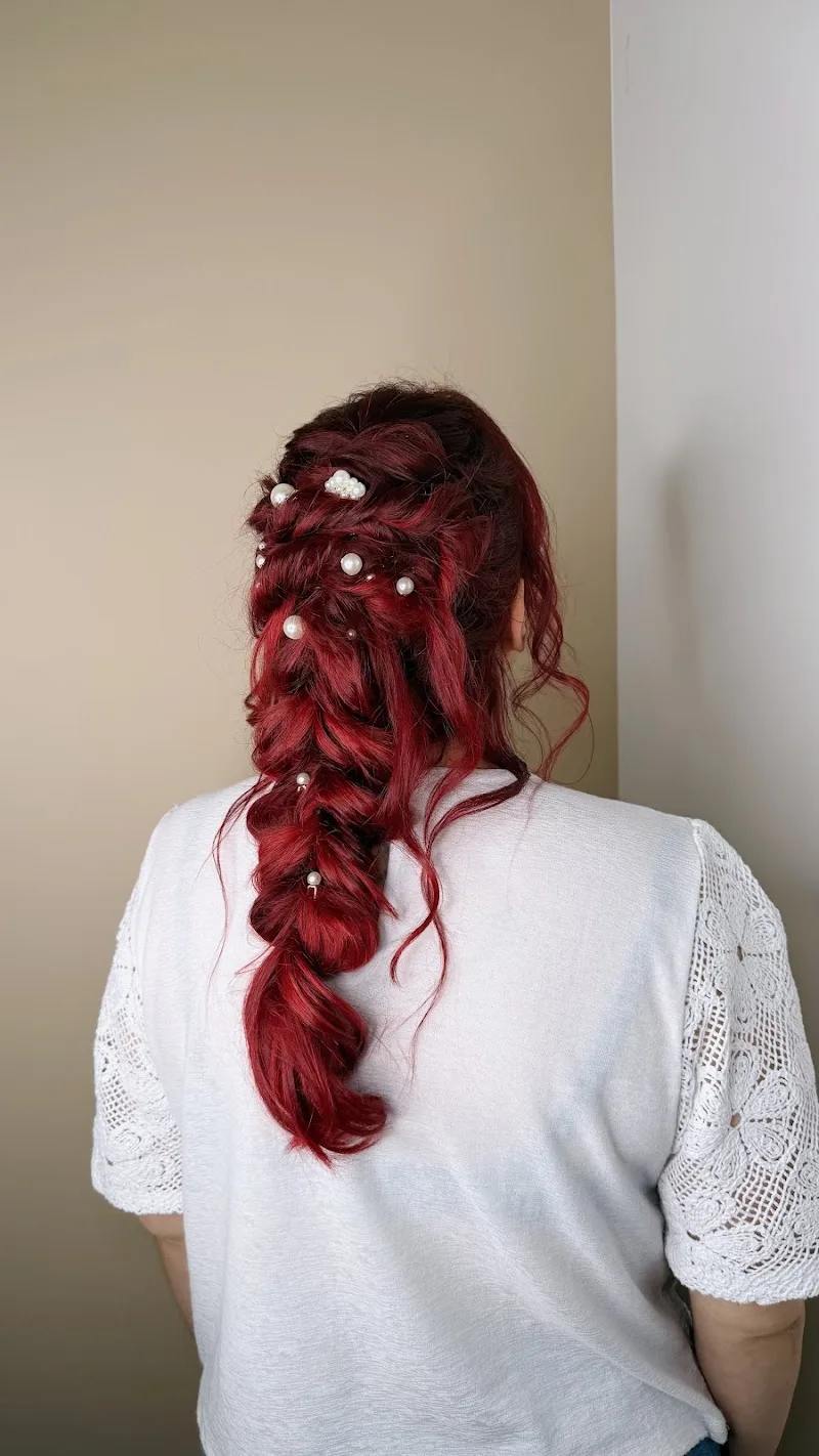 ALUISI EVA MAQUILLEUSE PROFESSIONNELLE / COIFFURE / PHOTOGRAPHIE / SOIN VISAGE / EXTENSIONS DE CILS