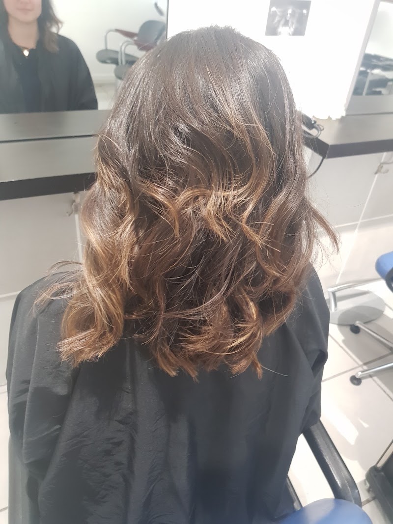 Fadila.C Ladies only - Coiffure Reims - OneBooking