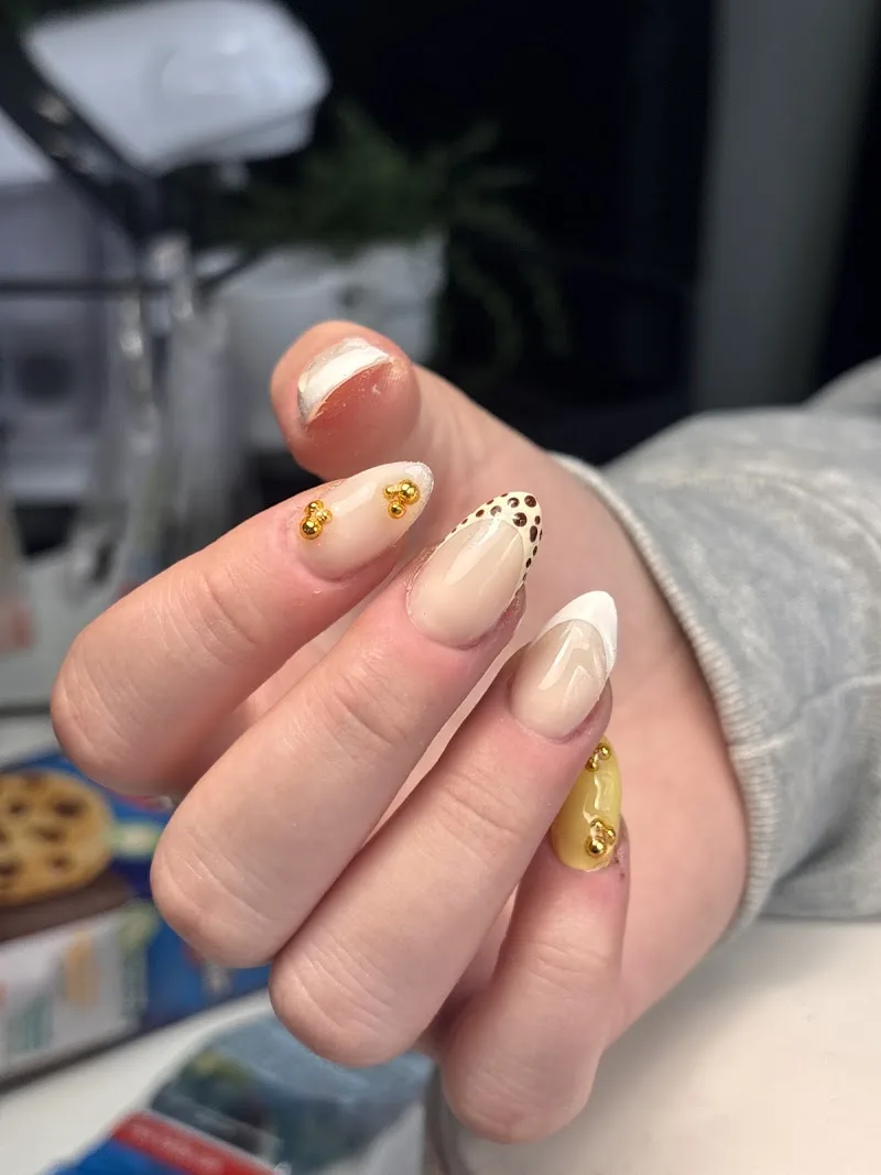 Holy divine nails