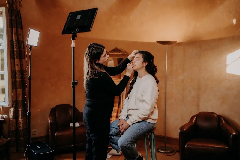 Hava Make Up - Maquillage Orléans - Photo de couverture - OneBooking