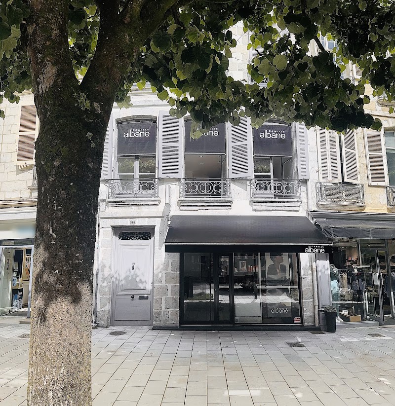 Camille Albane - Coiffeur Bayonne - Coiffure Bayonne - OneBooking