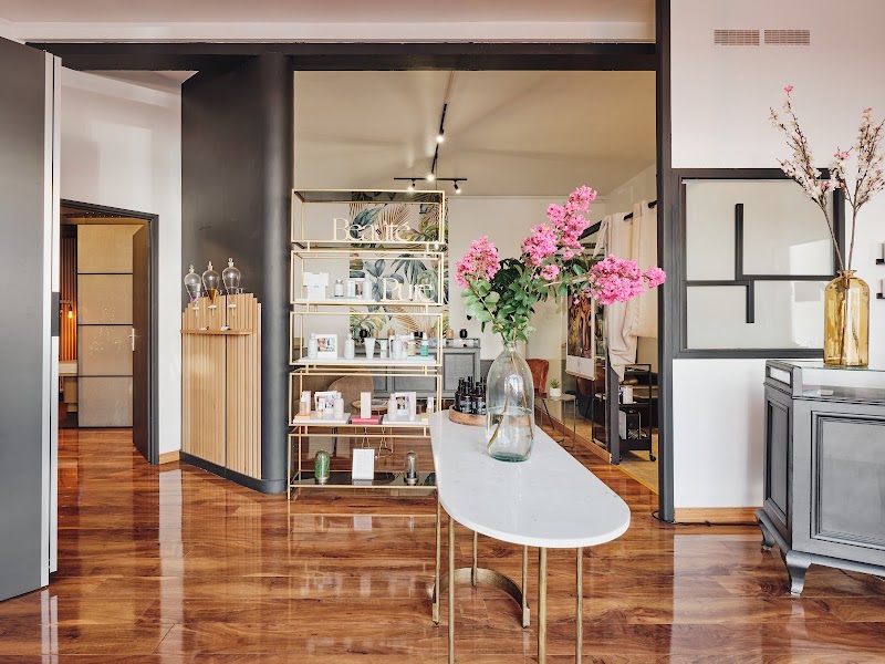 Maison Aglaïa - Coiffure Bayonne - OneBooking