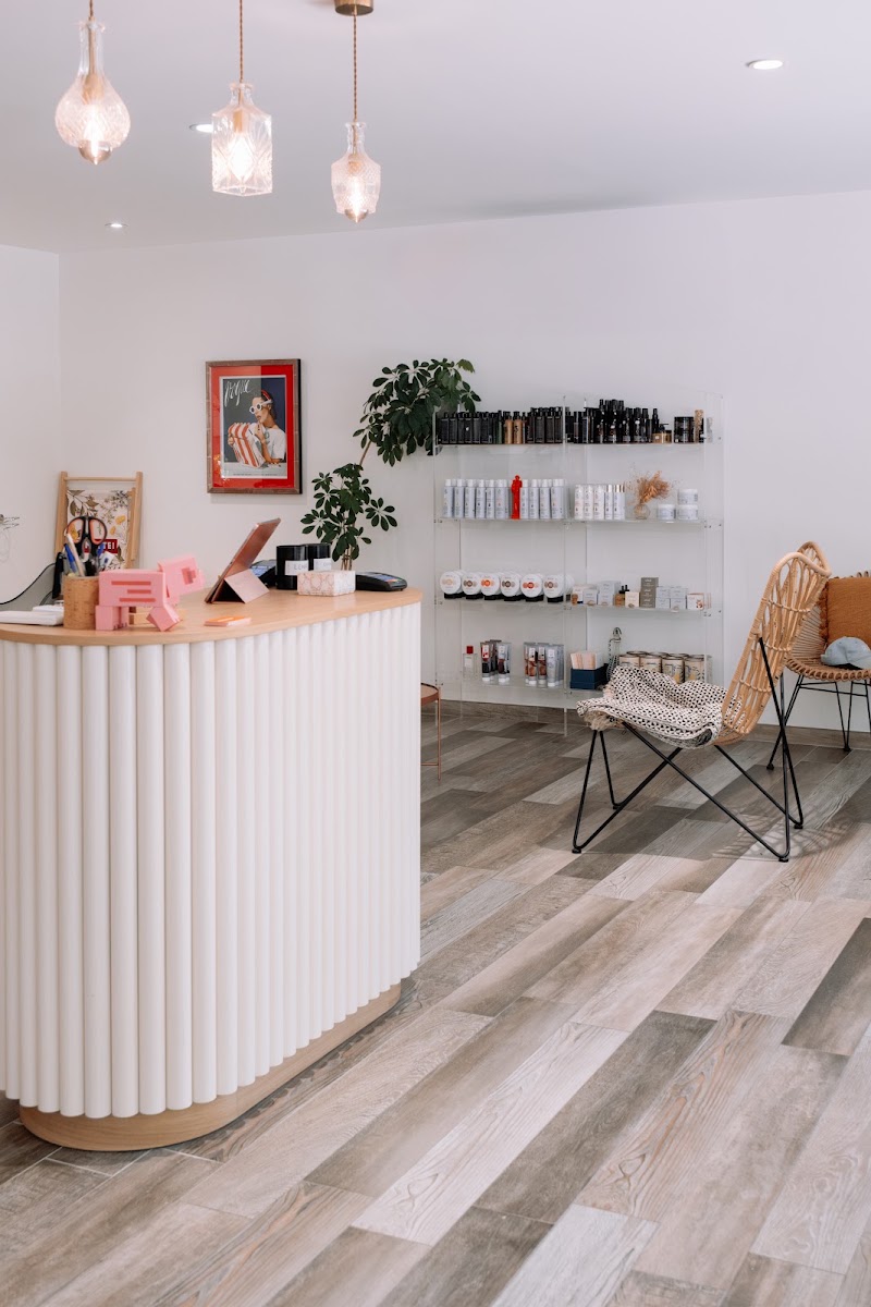 Moksha salon de coiffure - Coiffure Ajaccio - OneBooking