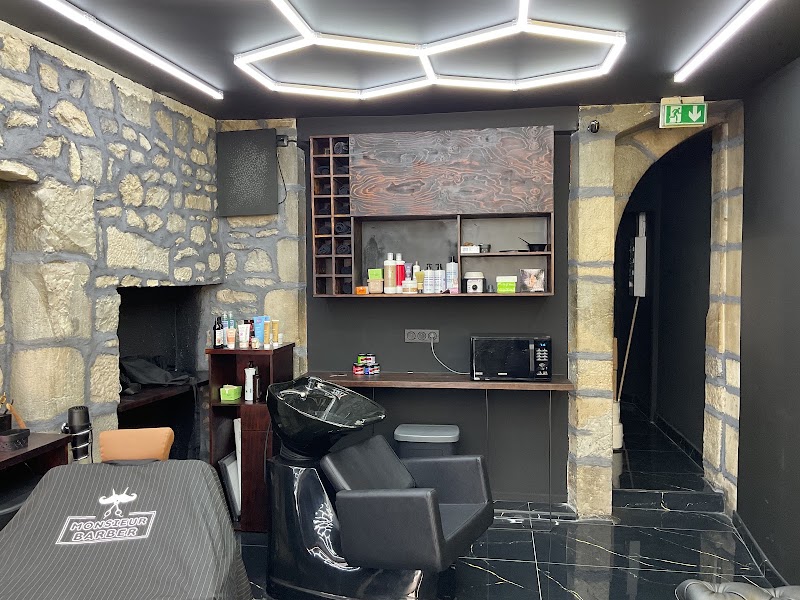 Monsieur barber