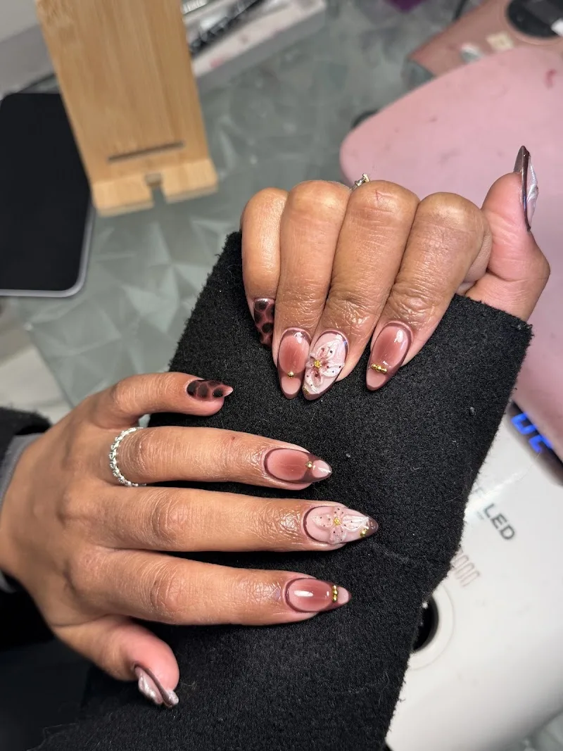 Nails Luxe75