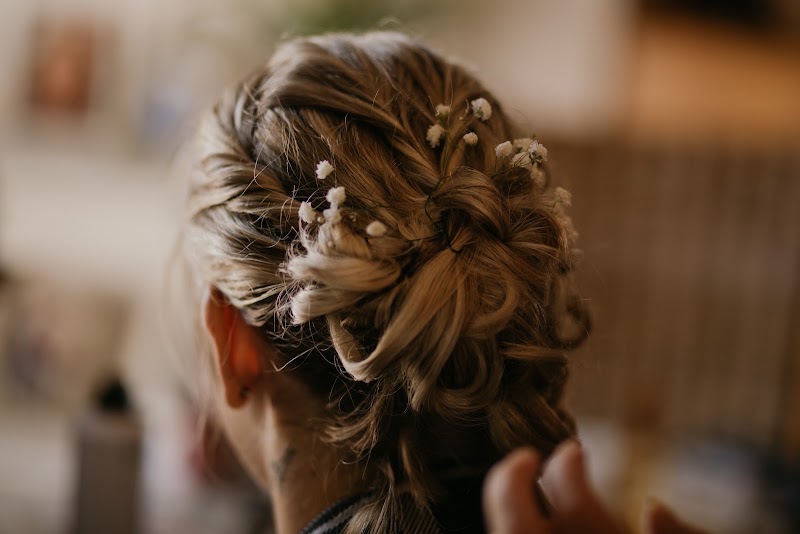 Du Noir au Platine - Coiffure Bastia - OneBooking