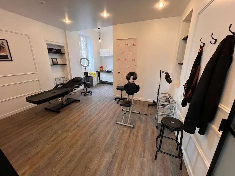 Nicolas DPC - Maquillage Nantes - Photo de couverture - OneBooking
