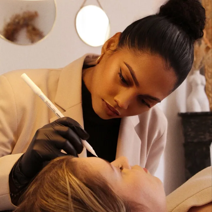 Ébène - Brow lift, microblading & rehaussement de cils Bordeaux