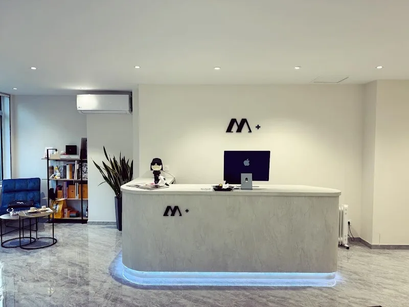 M Plus Paris Nails Salon